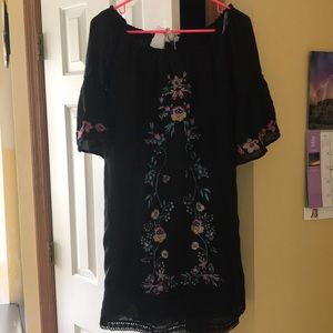 Super cute floral dress with sleeves!